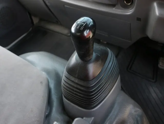 いすゞ エルフ TKG-NHR85AN(2WD)の写真36