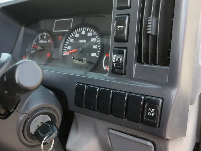 いすゞ エルフ TKG-NHR85AN(2WD)の写真40