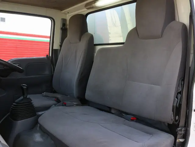 いすゞ エルフ TKG-NHR85AN(2WD)の写真45