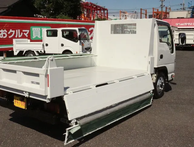 いすゞ エルフ TPG-NJR85AD(2WD)の写真9