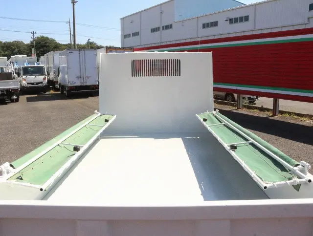 いすゞ エルフ TPG-NJR85AD(2WD)の写真15