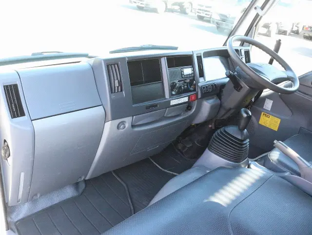 いすゞ エルフ TPG-NJR85AD(2WD)の写真36