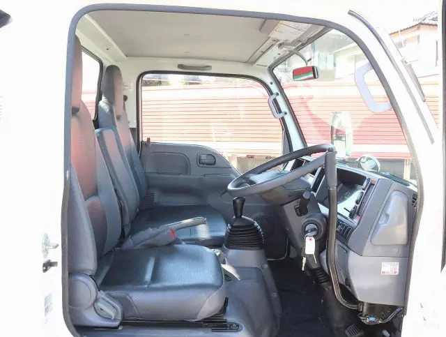 いすゞ エルフ TPG-NJR85AD(2WD)の写真37