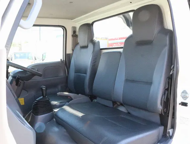 いすゞ エルフ TPG-NJR85AD(2WD)の写真40