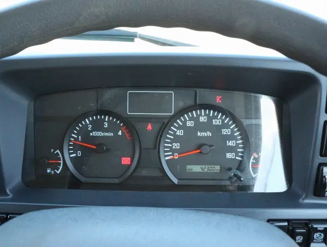 いすゞ エルフ TPG-NJR85AD(2WD)の写真42