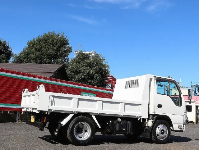 いすゞ エルフ TPG-NKR85AD(2WD)の写真6