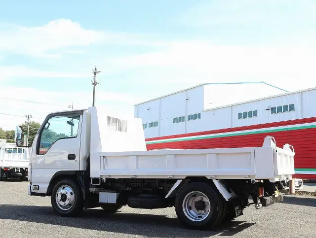 いすゞ エルフ TPG-NKR85AD(2WD)の写真8