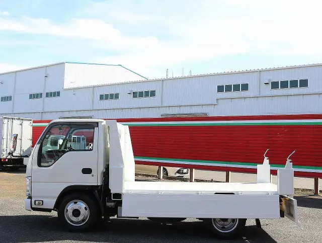 いすゞ エルフ TPG-NKR85AD(2WD)の写真16