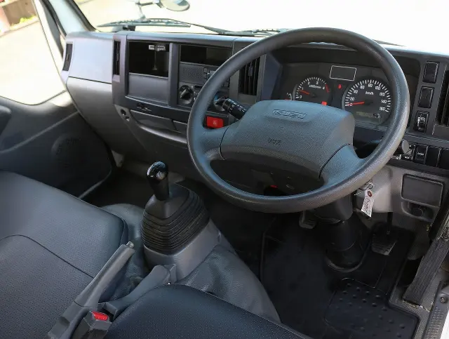 いすゞ エルフ TPG-NKR85AD(2WD)の写真36