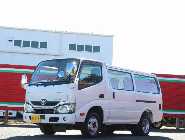 トヨタ ダイナ TKG-XZC605V(2WD)の写真1