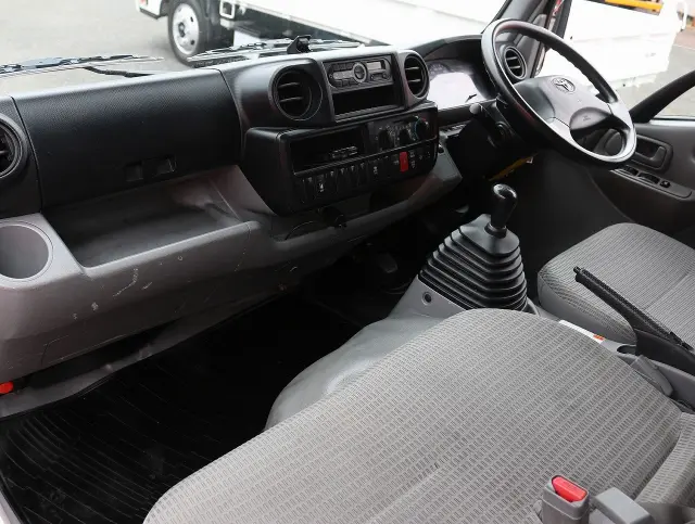 トヨタ ダイナ TKG-XZC605V(2WD)の写真37