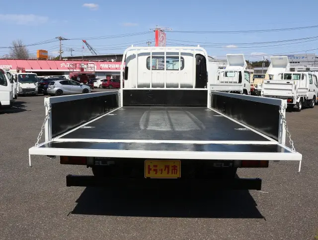 いすゞ エルフ 2RG-NPR88AR(2WD)の写真9