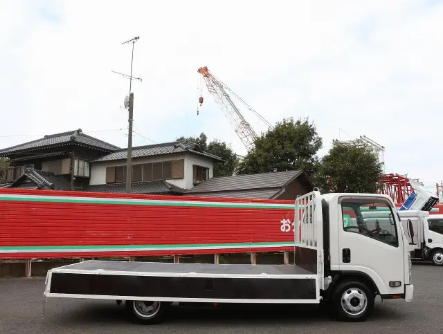 いすゞ エルフ 2RG-NPR88AR(2WD)の写真14