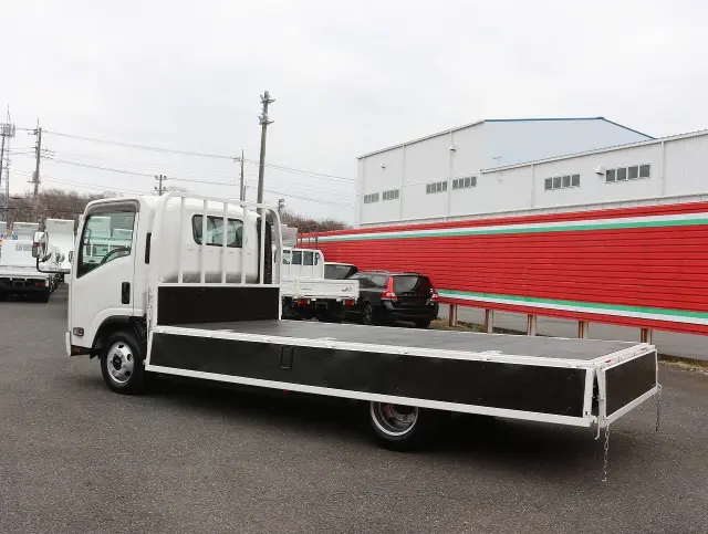 いすゞ エルフ 2RG-NPR88AR(2WD)の写真18