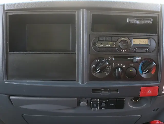 いすゞ エルフ 2RG-NPR88AR(2WD)の写真36