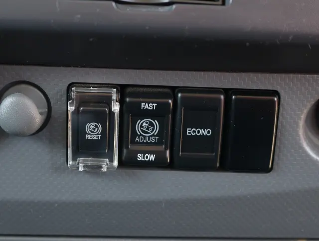 いすゞ エルフ 2RG-NPR88AR(2WD)の写真37