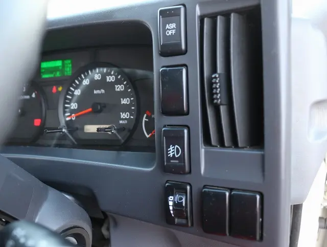 いすゞ エルフ 2RG-NPR88AR(2WD)の写真39