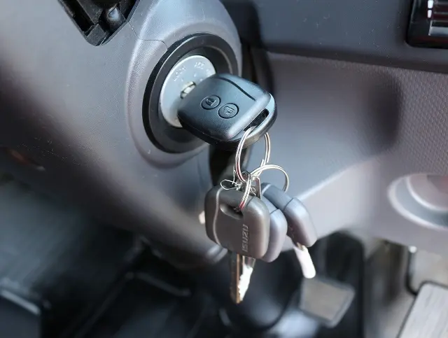 いすゞ エルフ 2RG-NPR88AR(2WD)の写真40