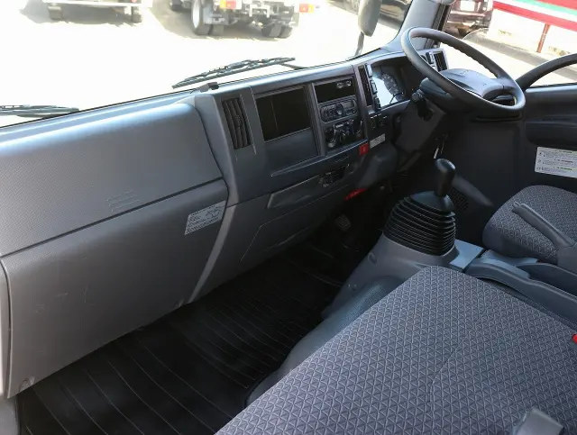 いすゞ エルフ 2RG-NPR88AR(2WD)の写真41