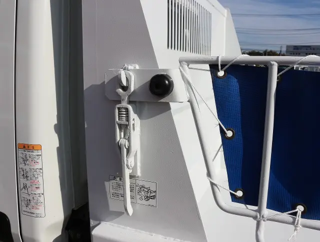 三菱 キャンター TPG-FBA60(2WD)の写真14