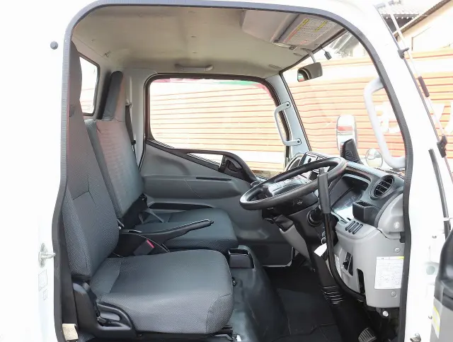 三菱 キャンター TPG-FBA60(2WD)の写真39