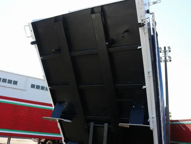 三菱 キャンター TPG-FBA60(2WD)の写真30