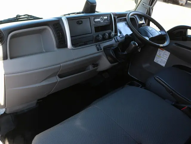 三菱 キャンター TPG-FBA60(2WD)の写真47