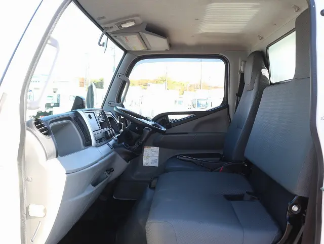 三菱 キャンター TPG-FBA60(2WD)の写真48