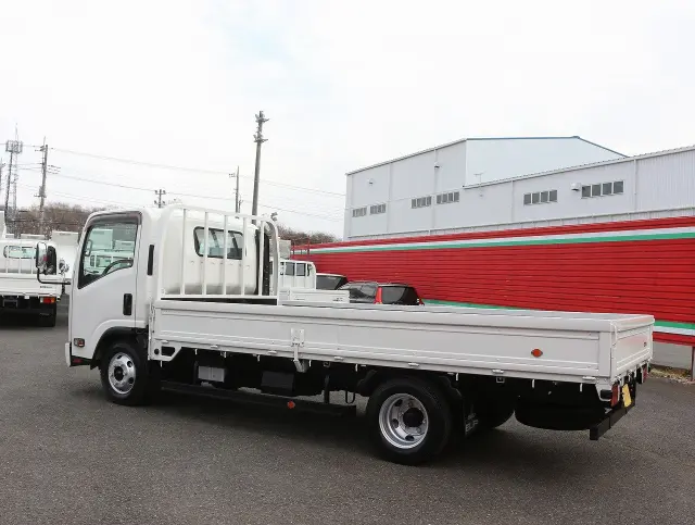 いすゞ エルフ 2RG-NPR88AR(2WD)の写真7