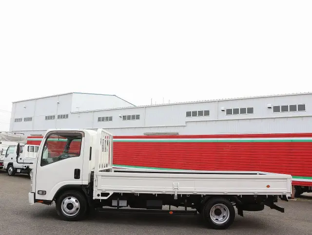 いすゞ エルフ 2RG-NPR88AR(2WD)の写真8