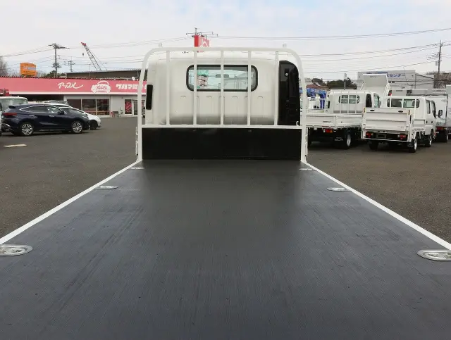 いすゞ エルフ 2RG-NPR88AR(2WD)の写真18