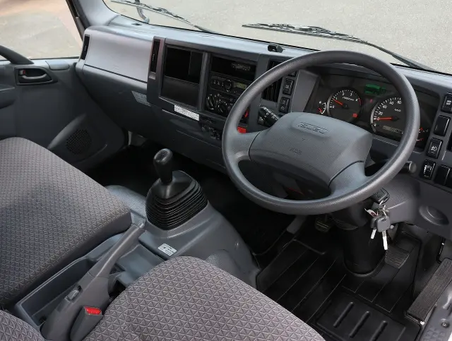 いすゞ エルフ 2RG-NPR88AR(2WD)の写真31