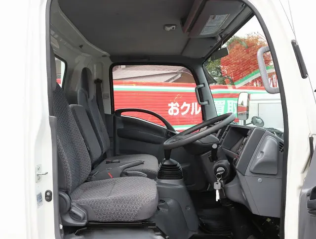 いすゞ エルフ 2RG-NPR88AR(2WD)の写真32