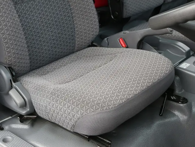 いすゞ エルフ 2RG-NPR88AR(2WD)の写真34