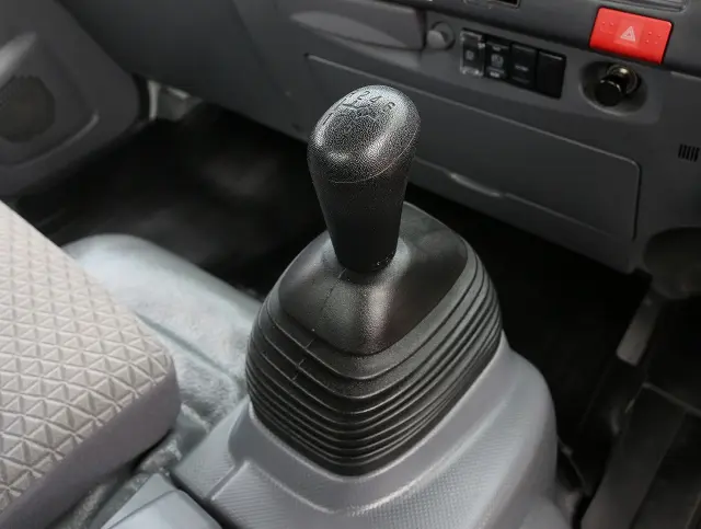 いすゞ エルフ 2RG-NPR88AR(2WD)の写真38