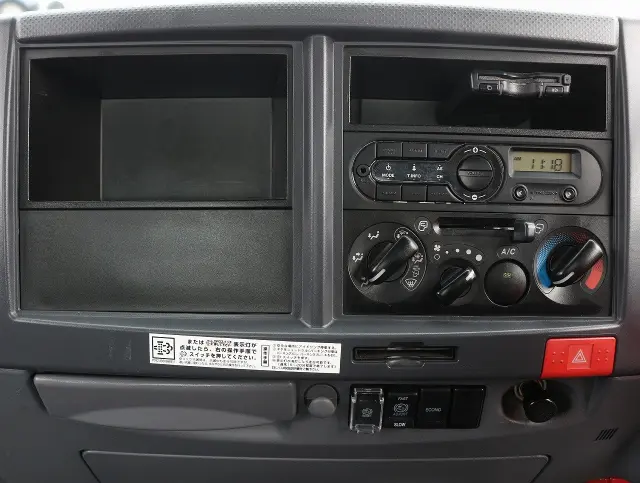 いすゞ エルフ 2RG-NPR88AR(2WD)の写真39