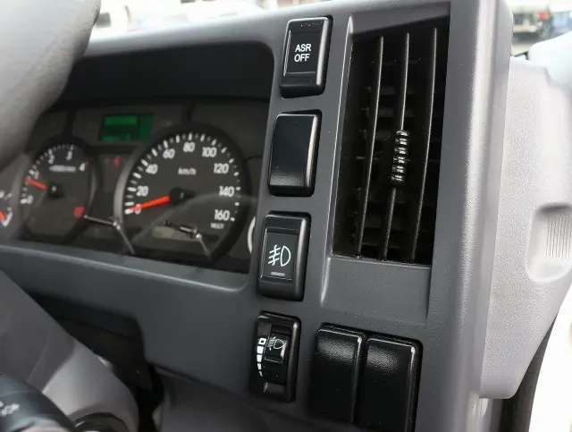 いすゞ エルフ 2RG-NPR88AR(2WD)の写真41