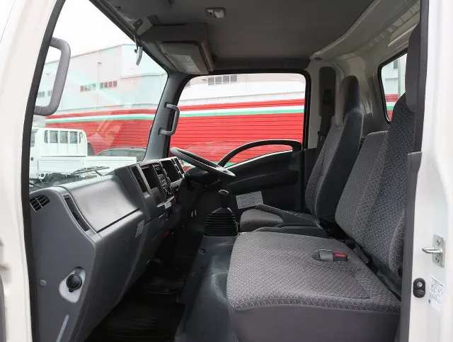 いすゞ エルフ 2RG-NPR88AR(2WD)の写真44