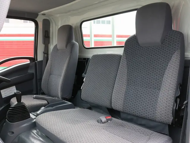 いすゞ エルフ 2RG-NPR88AR(2WD)の写真45