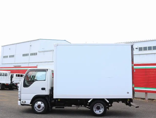 いすゞ エルフ TKG-NJS85AN(4WD)の写真8