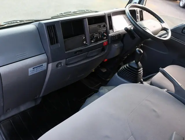 いすゞ エルフ TKG-NJS85AN(4WD)の写真47