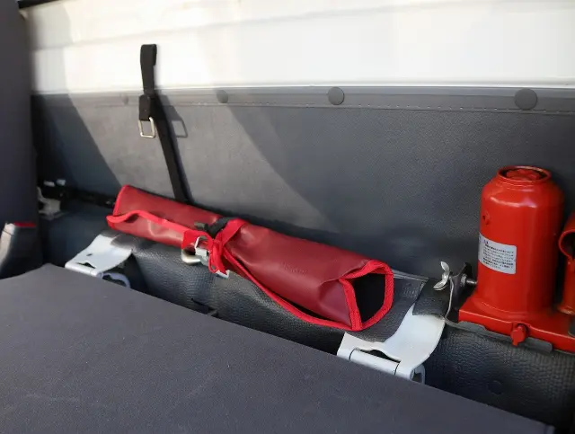 いすゞ エルフ TKG-NJS85AN(4WD)の写真49