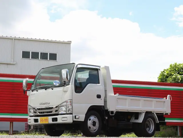 いすゞ エルフ TKG-NKR85AN(2WD)の写真2