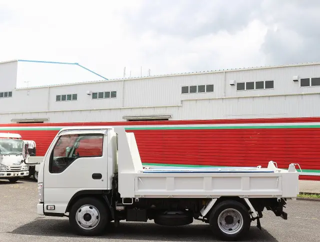いすゞ エルフ TKG-NKR85AN(2WD)の写真9