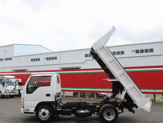 いすゞ エルフ TKG-NKR85AN(2WD)の写真23