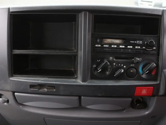 いすゞ エルフ TKG-NKR85AN(2WD)の写真40