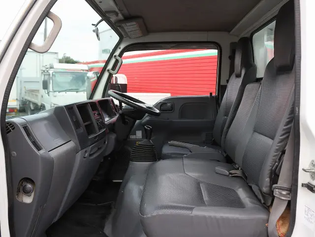 いすゞ エルフ TKG-NKR85AN(2WD)の写真44