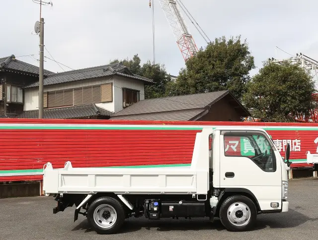 いすゞ エルフ 2RG-NKR88AD(2WD)の写真5