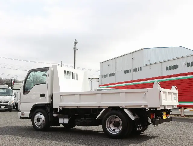 いすゞ エルフ 2RG-NKR88AD(2WD)の写真8