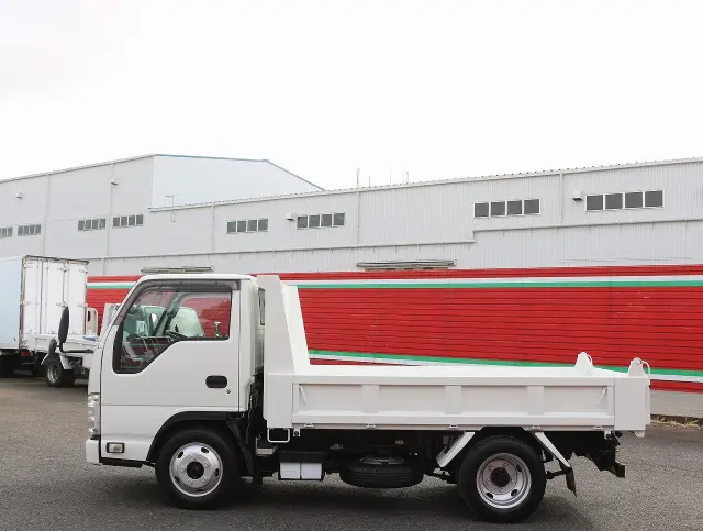 いすゞ エルフ 2RG-NKR88AD(2WD)の写真9